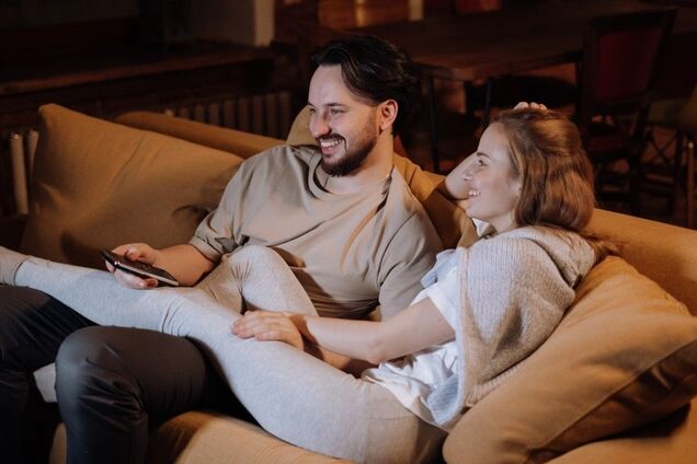 Полезно ли смотреть фильмы для взрослых? Что говорят психологи