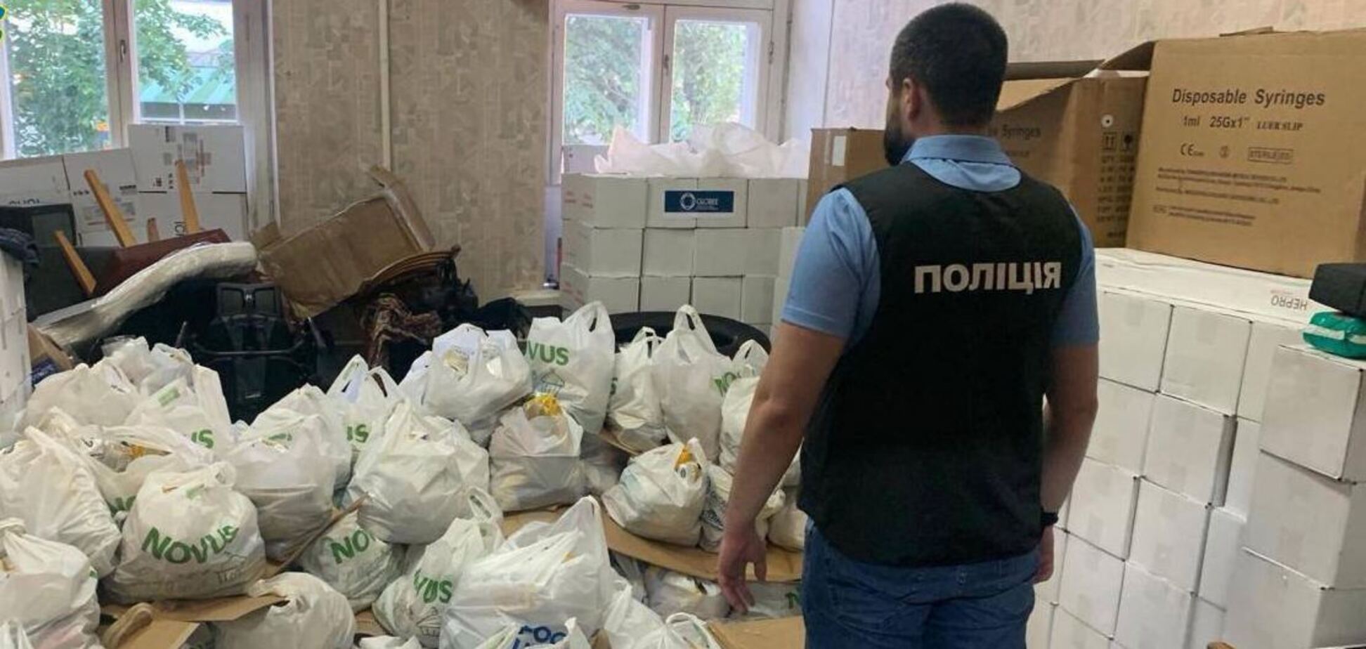 Супруги эксслужащих 'Красного Креста' в Киеве разоблачили на присвоении гумпомощи на 3,6 млн грн. Фото