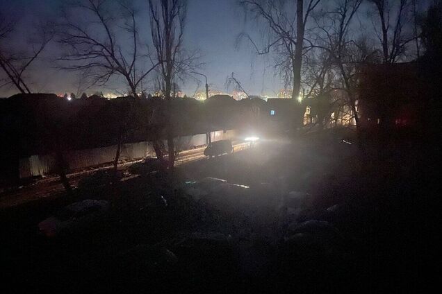 В Курську потужна пожежа в районі КЗТЗ: полум'я видно за горизонтом. Фото і відео
