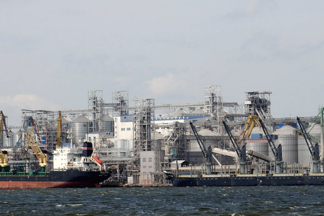 Для увеличения объемов украинского экспорта необходимо возобновить работу портов Николаева – эксперты