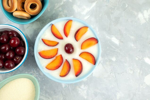Идеальный летний десерт с персиками: можно приготовить, когда нет света