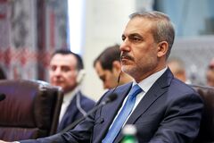 Глава МИД Турции посетит Москву: будет говорить с Путиным об Украине