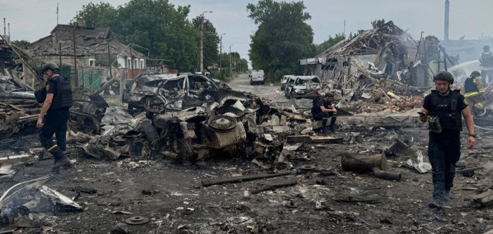 Росіяни скинули два КАБи на Селидове: багато загиблих і поранених. Фото руйнувань