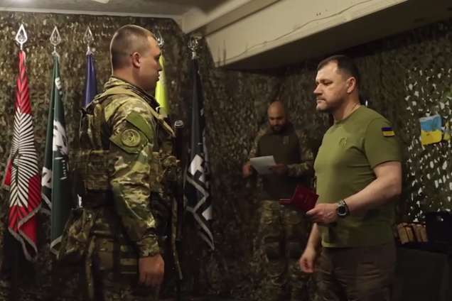 'Ворог тисне і не припиняє спроб прориву лінії оборони':  Клименко відвідав бойові підрозділи МВС на Донеччині. Відео
