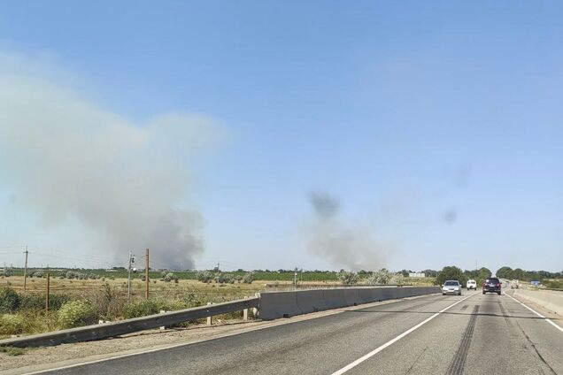 В оккупированном Мелитополе горит аэродром: сообщают о трех точных прилетах. Фото
