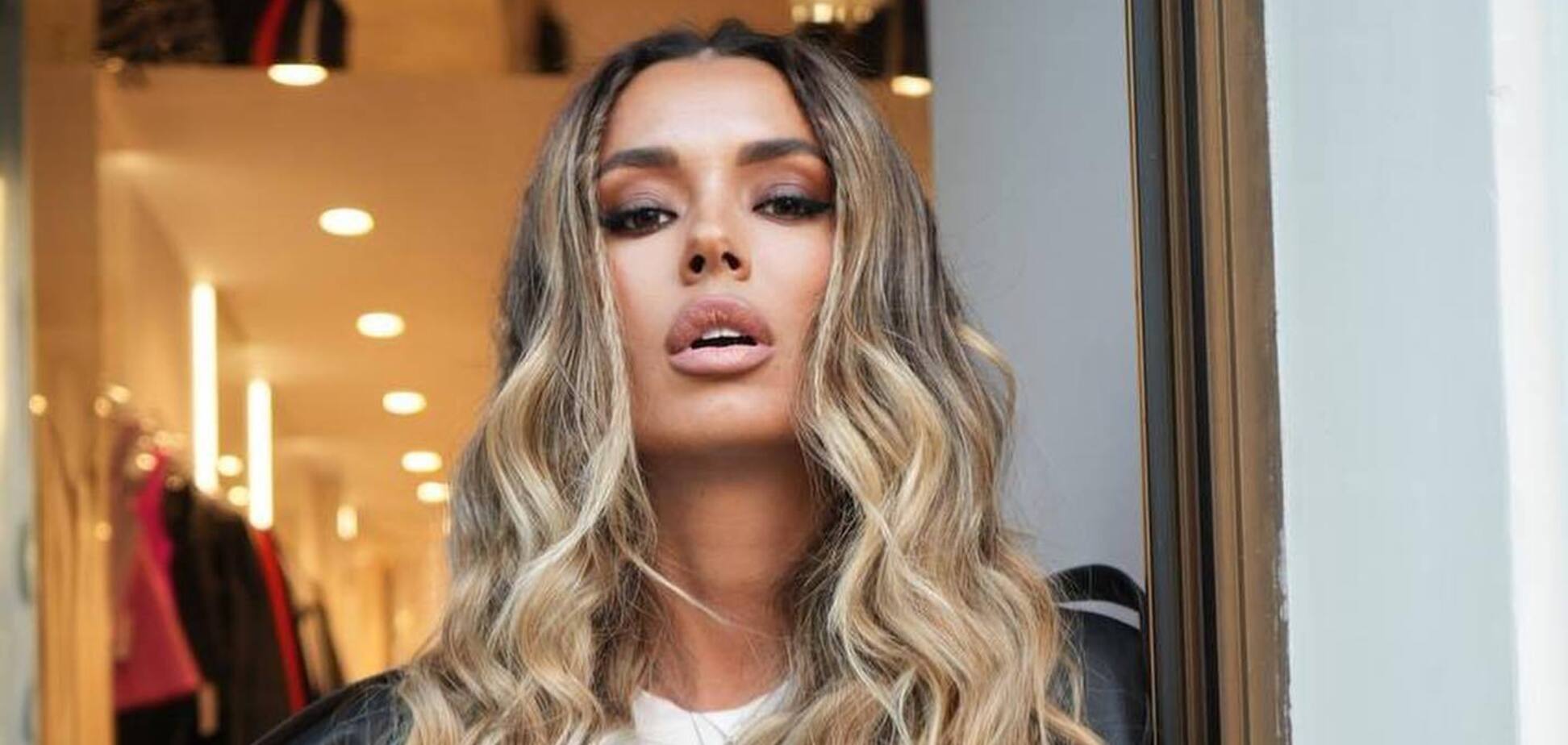 Сестра Маші Єфросиніної Ліза Ющенко, яка живе і розважається в Москві, одним символом відреагувала на масовану атаку по Україні