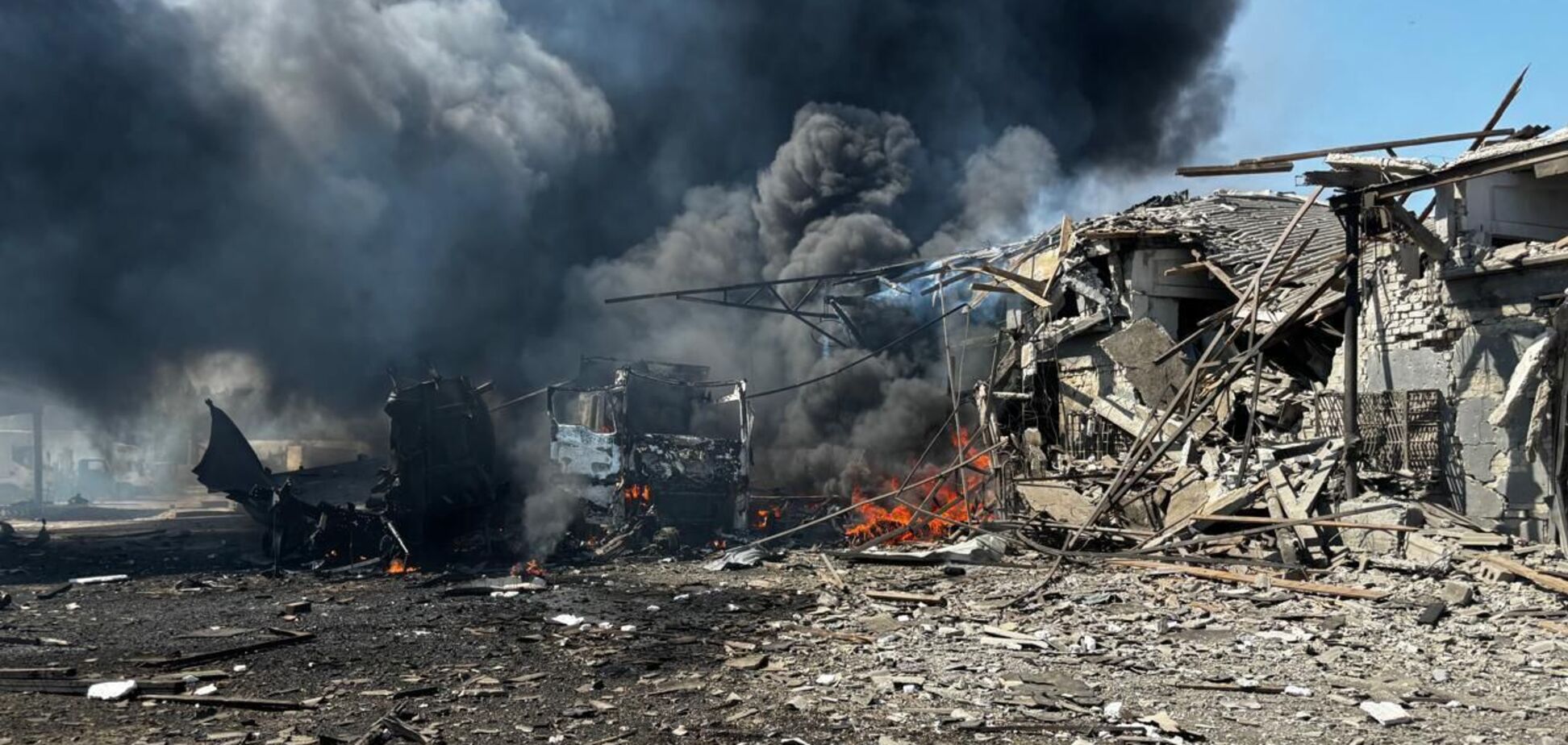 Оккупанты ударили по предприятию в Покровске на Донетчине: погибли три человека. Фото