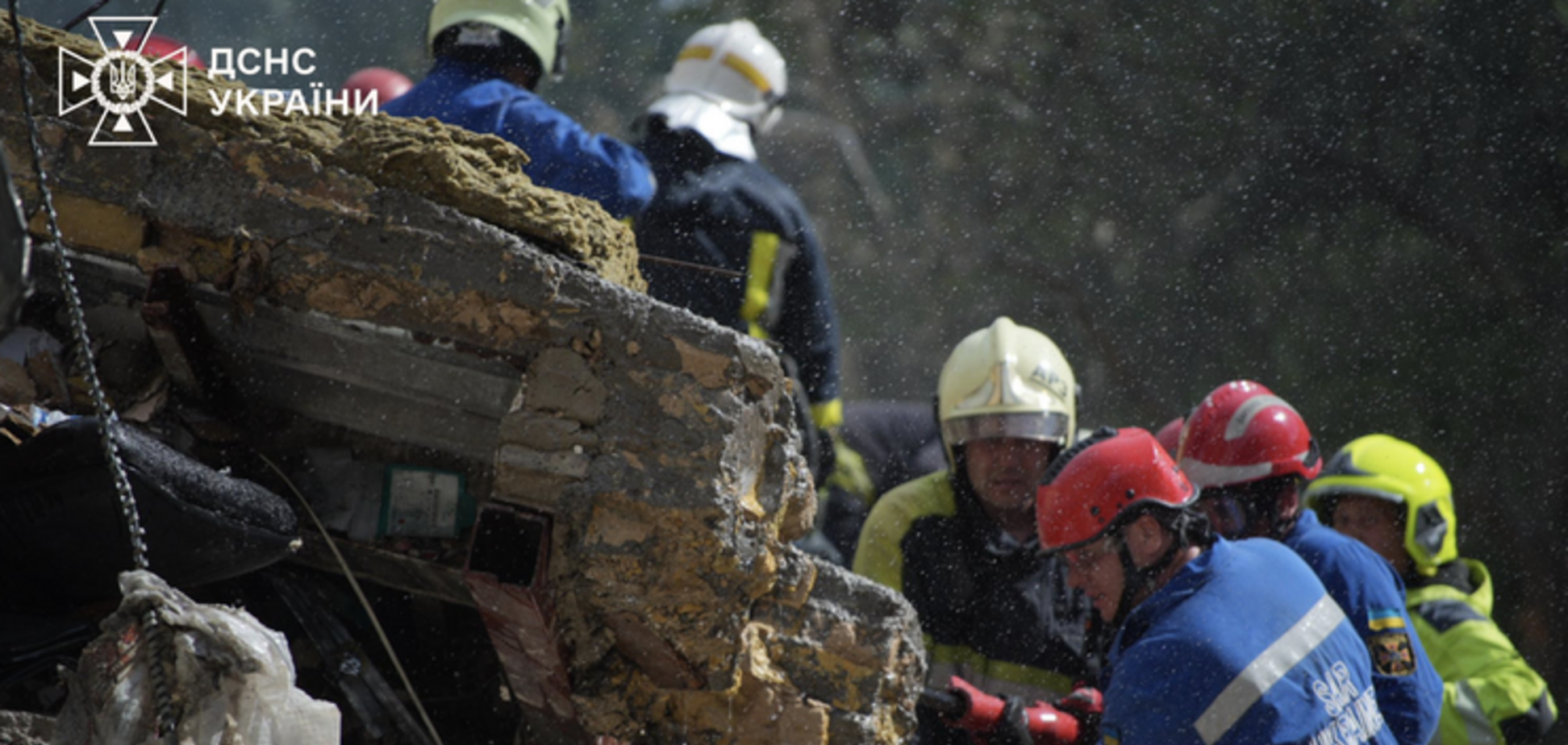 ДТЭК установил временные подстанции, чтобы заживить 'Охматдет' после обстрела РФ