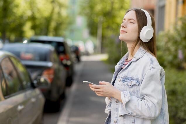 Скільки українці заплатять за прослуховування російської музики