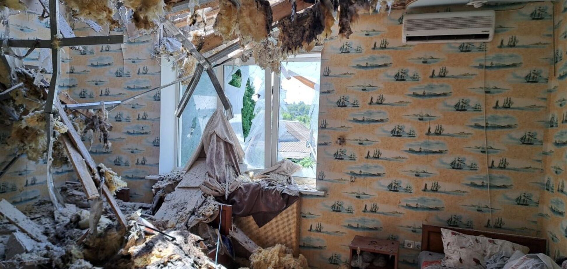 Росіяни обстріляли Нікопольщину артилерією і дронами-камікадзе: є руйнування і постраждалий. Фото