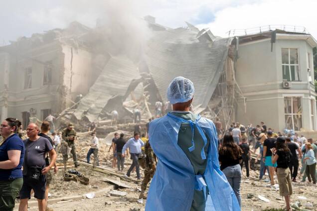 Пов'язано з Самітом НАТО: експерт пояснив мету російського удару по 'Охматдиту'