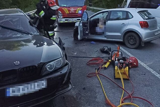 На Вінниччині внаслідок зіткнення авто загинули дві жінки: рятувальники розкрили деталі аварії. Фото