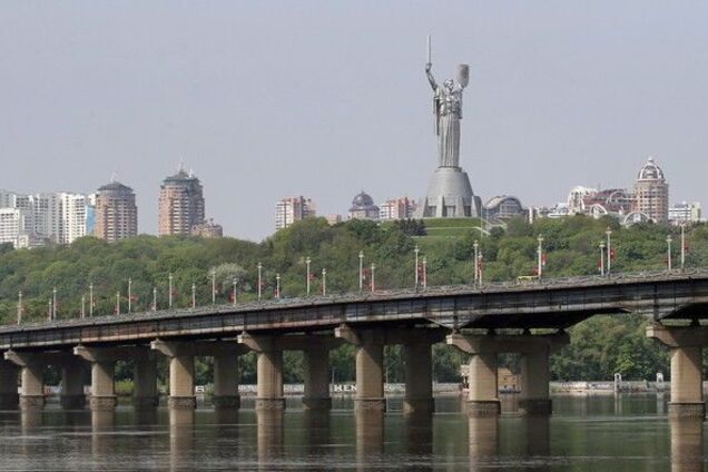 Київрада вимагає в уряду терміново відреставрувати міст Патона черед Дніпро