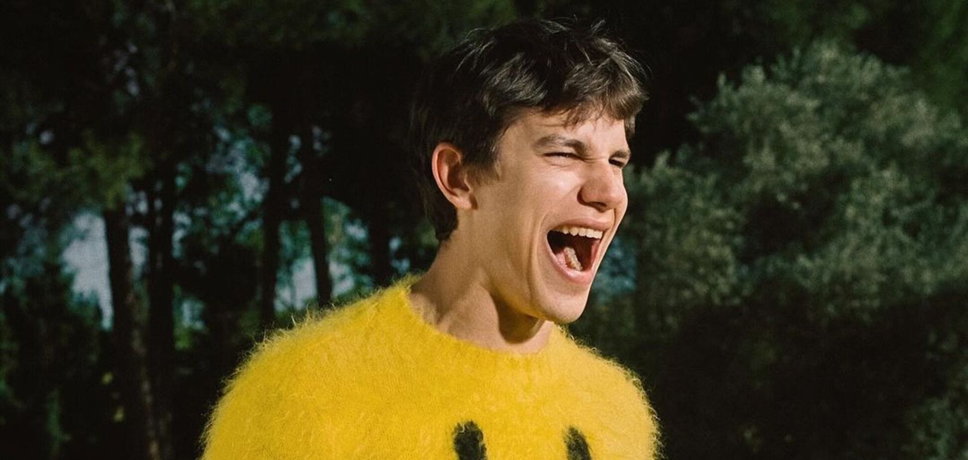 'Что происходит с этим миром?' Итальянский бренд Moschino попал в скандал из-за модели без белья