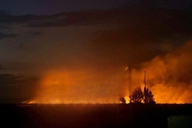 У Ростові в районі військової частини пролунав потужний вибух і спалахнула пожежа. Фото і відео