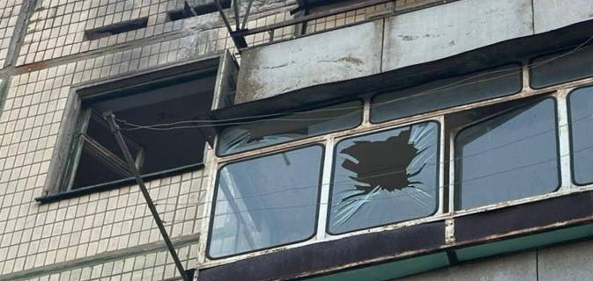 В Никополе оккупанты попали дроном в жилой дом: пострадали мама с маленьким ребенком. Фото