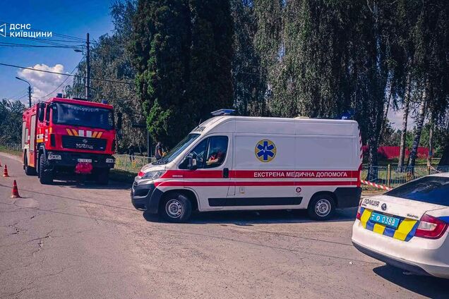 У селі на Київщині вибухнув боєприпас: чоловік загинув, дитина отримала поранення. Фото