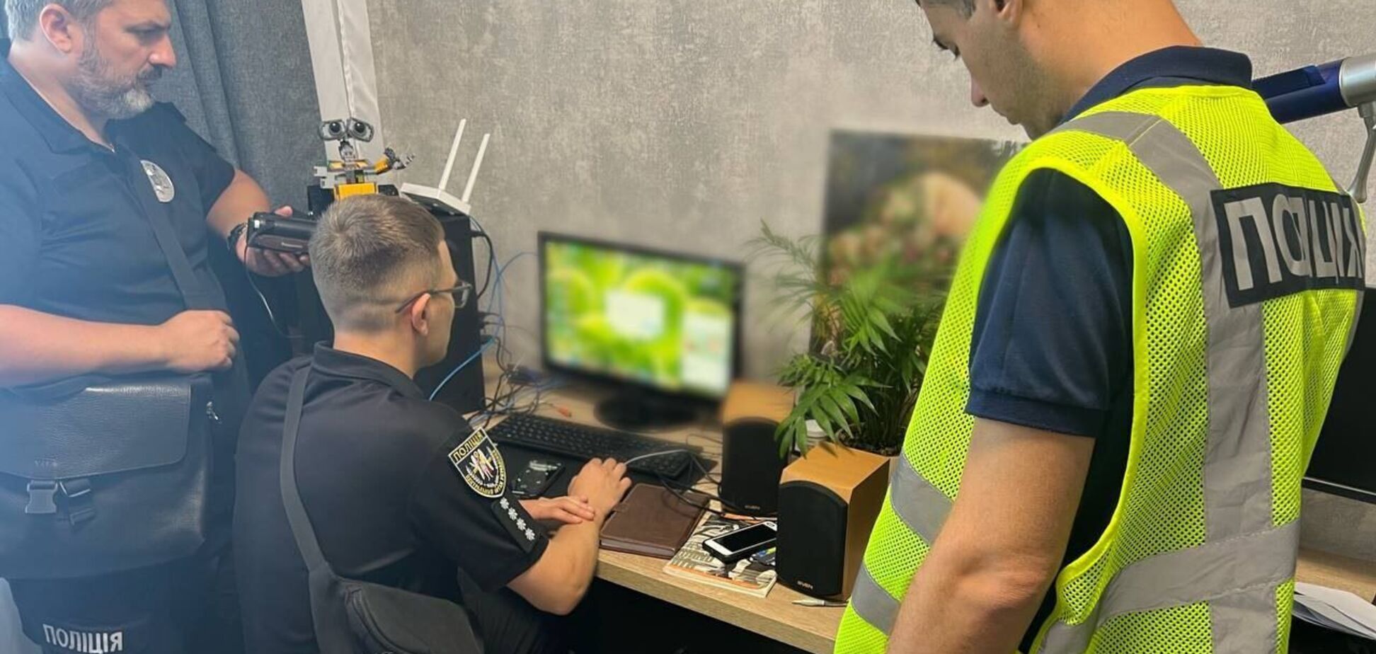 Правоохранители ликвидировали мошеннический кол-центр