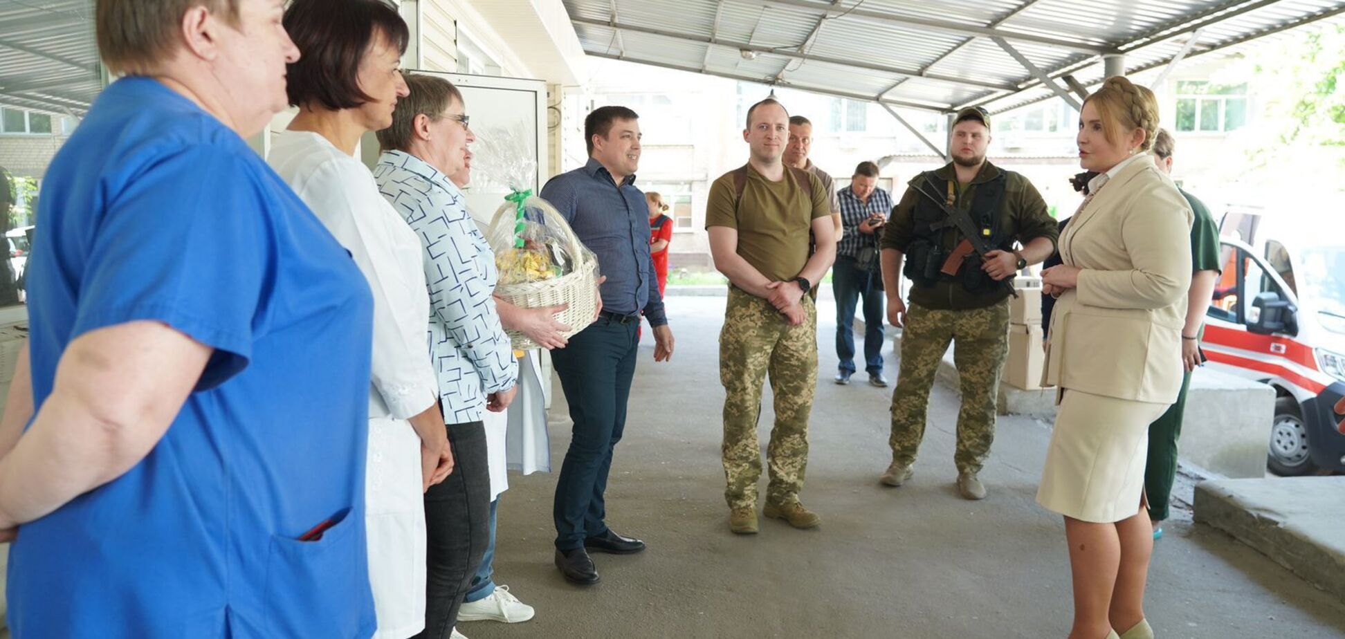 ВО "Батькивщина" передала новую партию техники воинам на фронте и оборудование для прифронтовых больниц