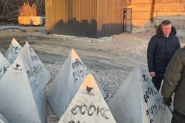 У РФ активно шукають будівельників для риття окопів у Курській області. Фотофакт