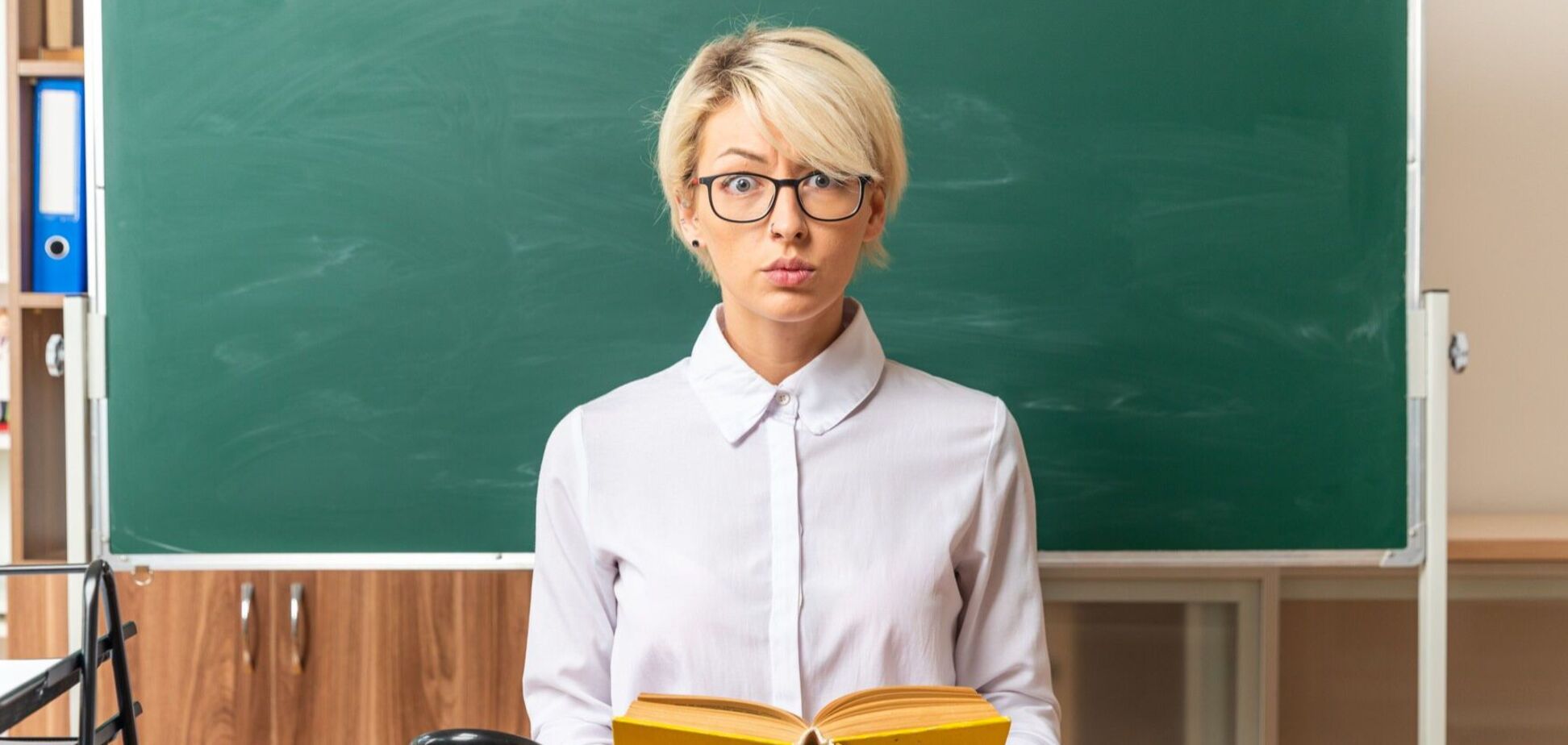 Некоторые украинские учителя перестанут получать деньги за простой