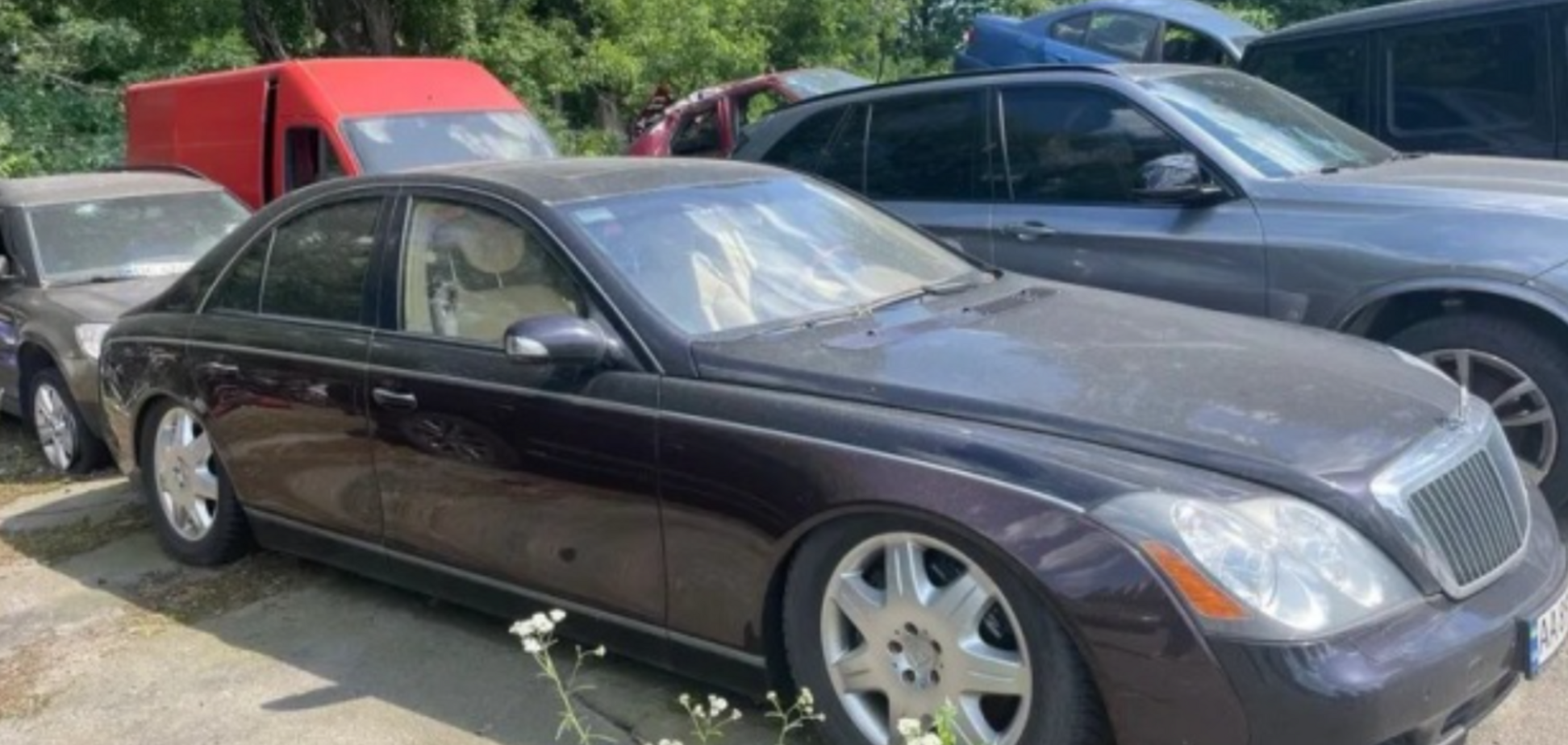 Елітний Maybach Мадведчука продали