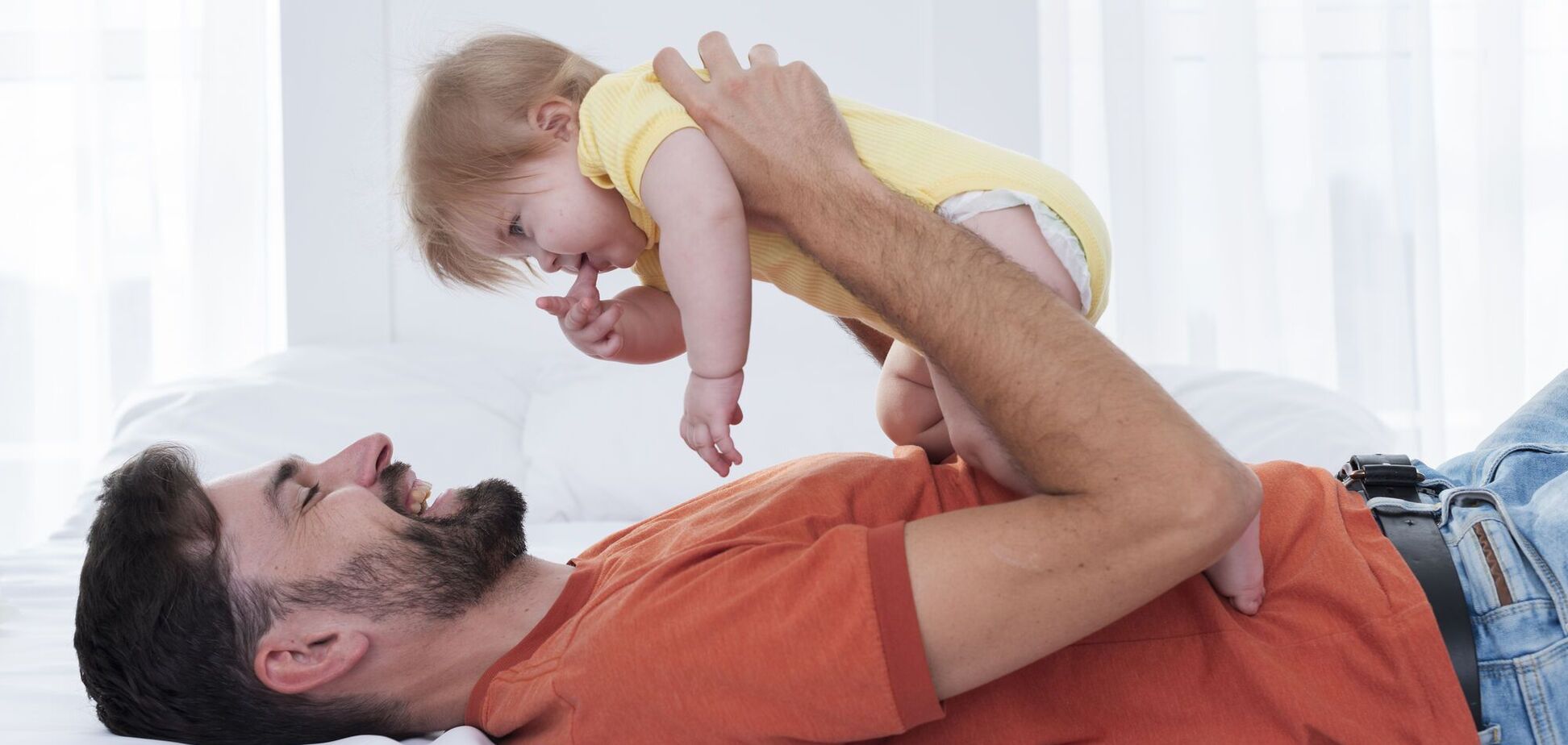 Чим старша людина – тим вищий ризик. Вчені розкрили зв'язок між віком батька і здоров'ям дитини