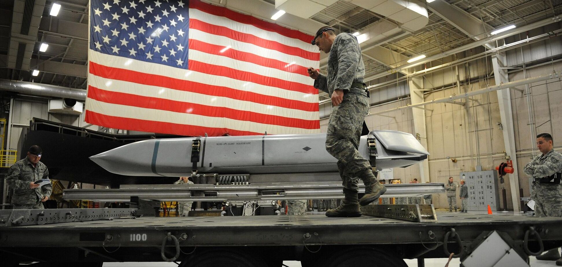 США планируют увеличить производство крылатых ракет дальнего радиуса действия для F-16