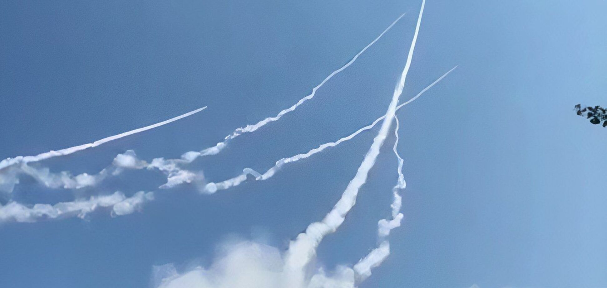 Под ударом объекты энергетики: Россия устроила комбинированную атаку на Украину, в ряде регионов есть повреждения и жертвы. Все подробности