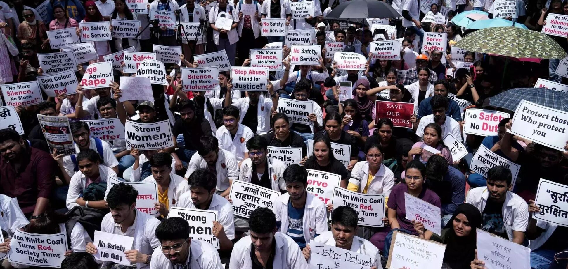В Индии медики объявили 24-часовую забастовку из-за изнасилования и убийства коллеги: что происходит