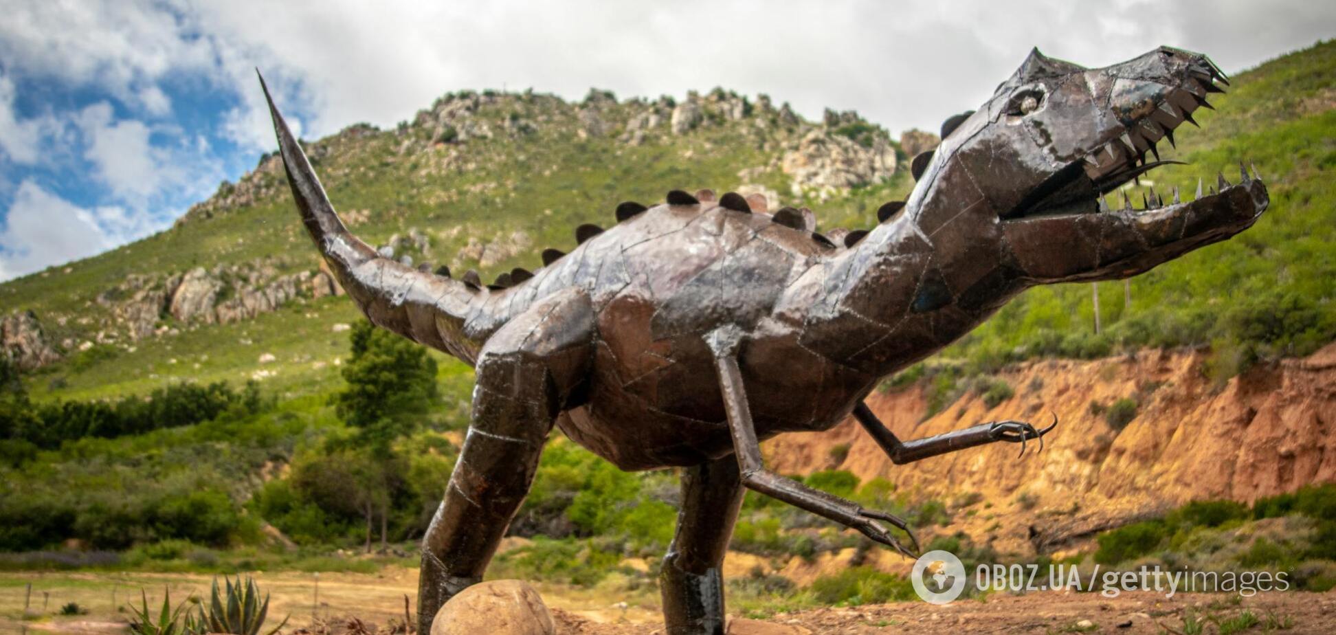 Десятилетняя девочка обнаружила следы динозавров в возрасте 200 миллионов лет, играя на пляже. Фото