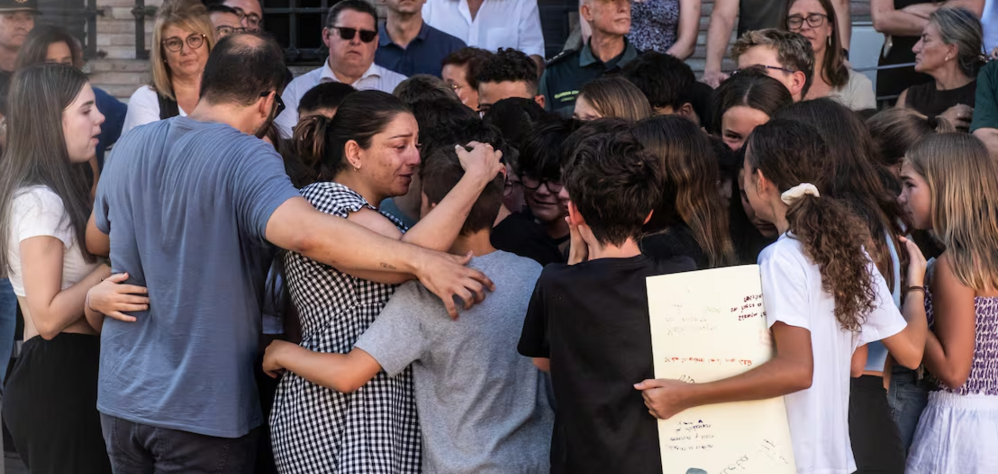 В Іспанії невідомий у масці вбив 11-річного хлопчика на футбольному полі: спливли деталі трагедії