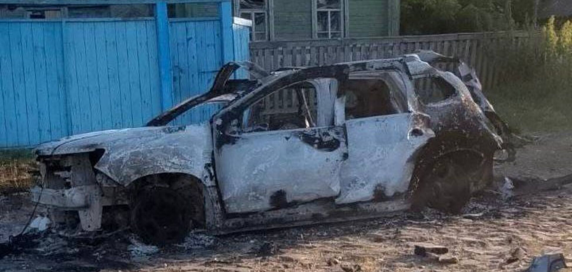 Окупанти вдарили дроном по цивільних автівках на Харківщині: є загиблий і поранені