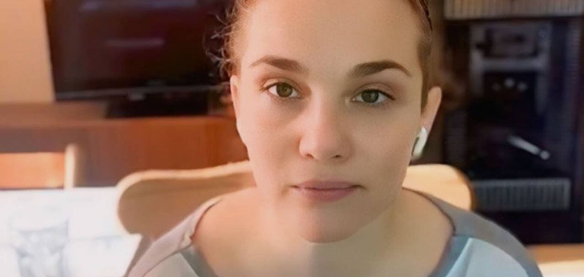 'Я їхала на роботу, коли поруч вибухнув скляний міст': телеведуча Тала Калатай розповіла свою історію музею 'Голоси мирних' Фонду Ріната Ахметова