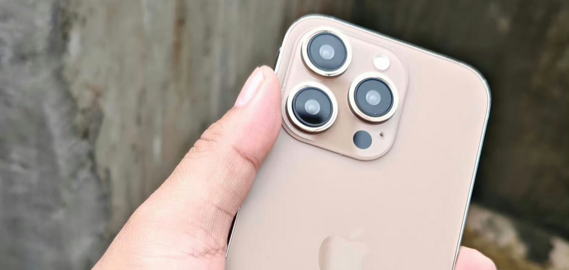 iPhone 16 вийде в новому кольорі Desert Titanium: який вигляд має вживу
