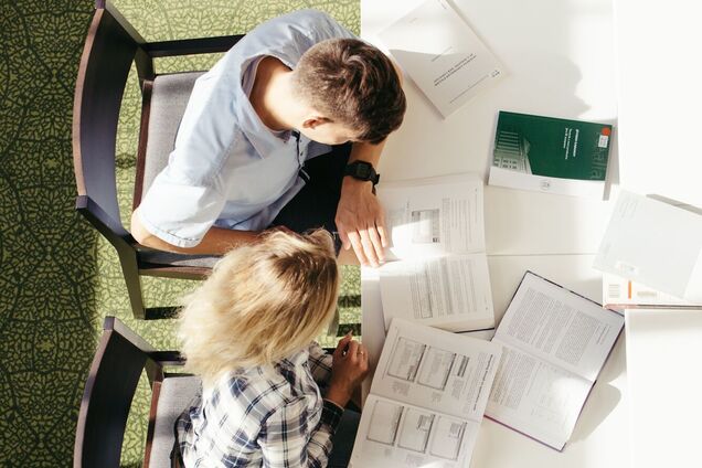 'Это реинкарнация комсомола'. Львовский преподаватель обратился к критикам объединения всемирной истории с историей Украины