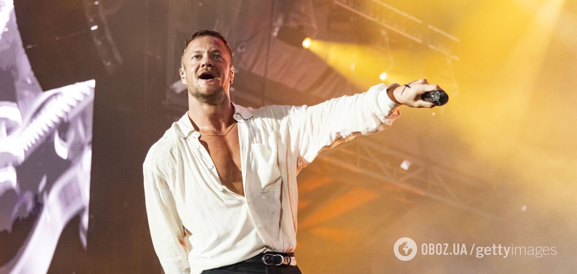Фронтмен группы Imagine Dragons поднял флаг Украины на концерте в Чикаго. Видео стало вирусным