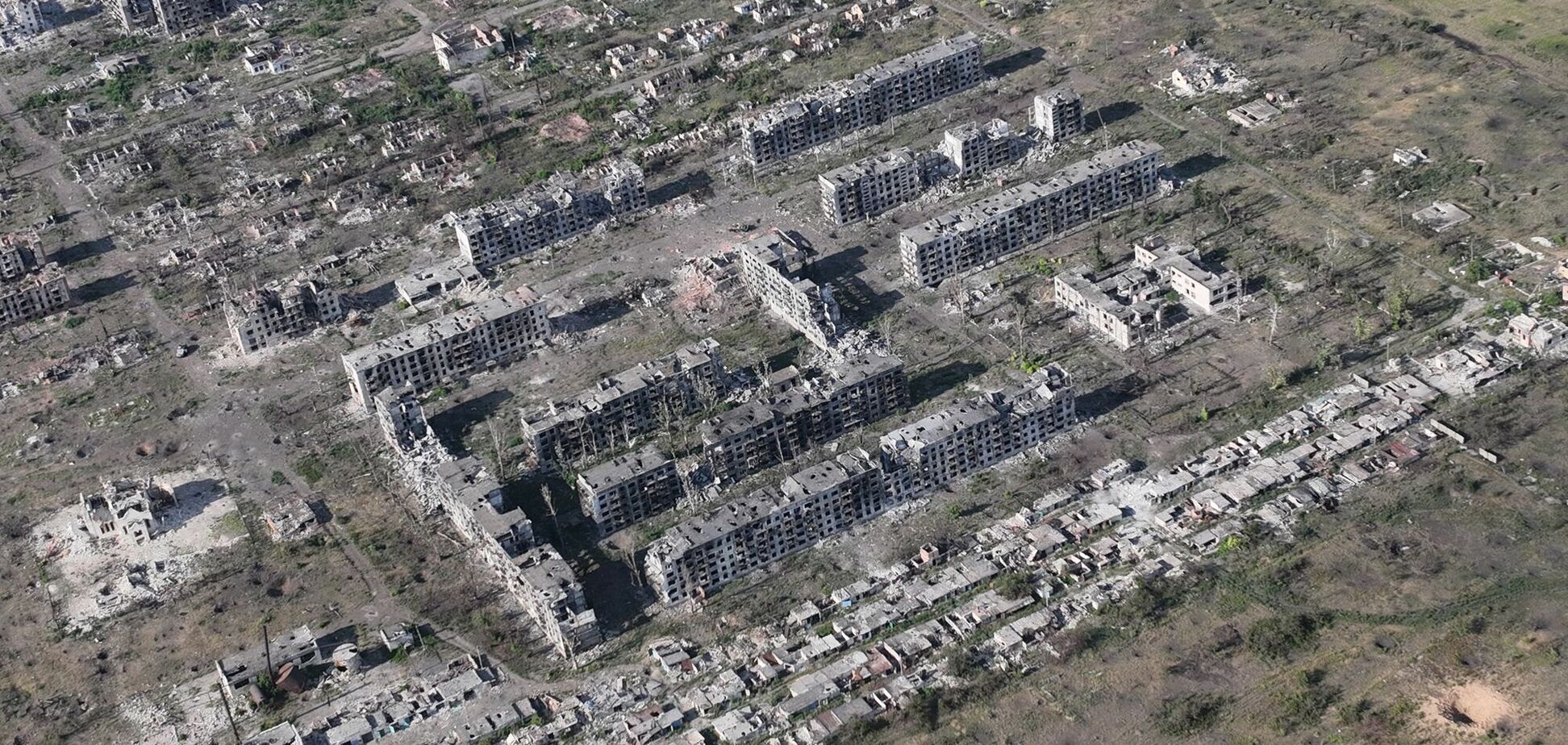 Місто знищене, але війська РФ продовжують стріляти: у ЗСУ показали, який вигляд має Часів Яр. Фото