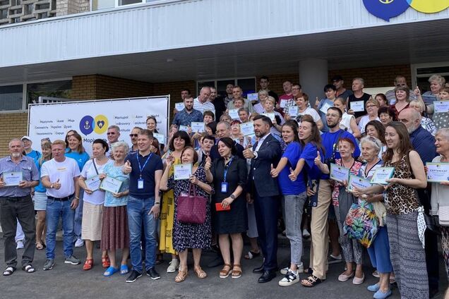 Сім'ї із Маріуполя отримали нове житло у Дніпрі, облаштоване за підтримки Фонду Ріната Ахметова