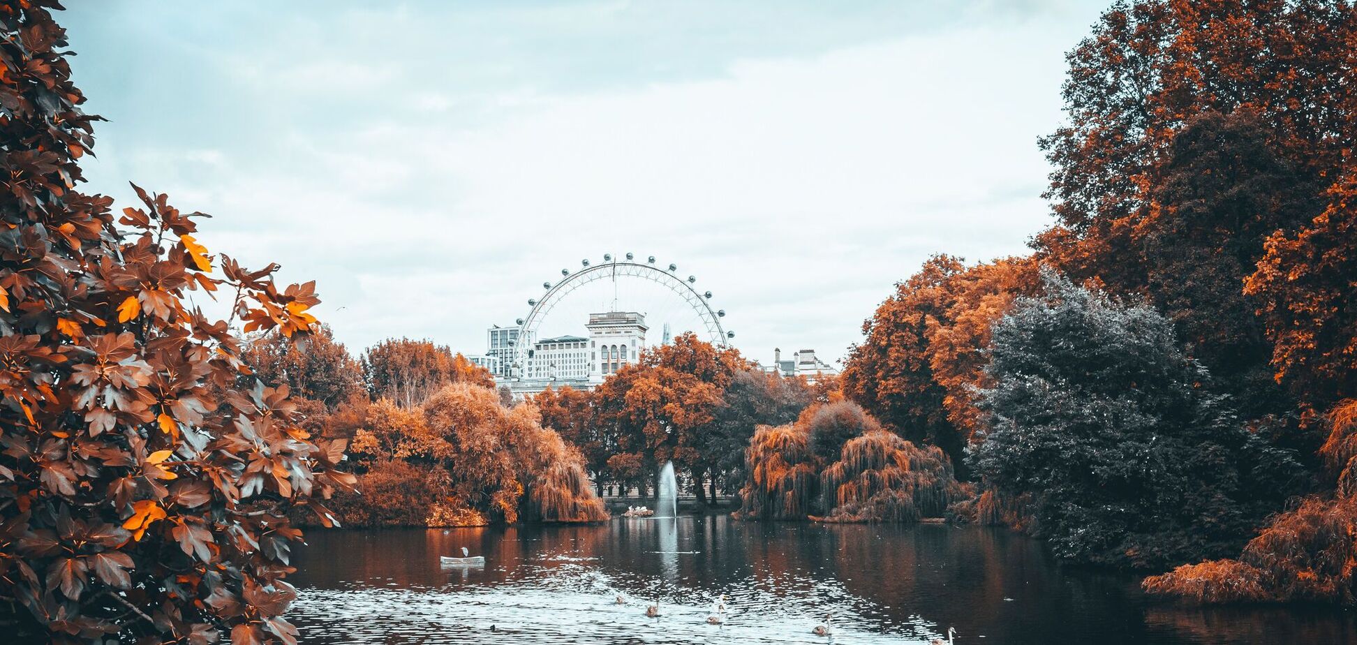 Куди поїхати у відпустку восени: 10 найкрасивіших міст Європи