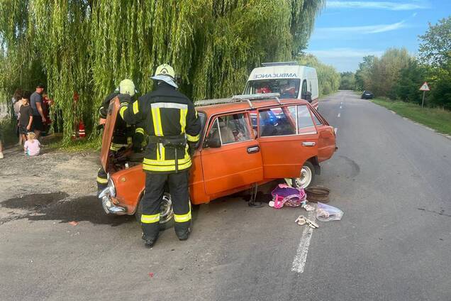 На Волині у ДТП постраждали троє дітей: з'явилися подробиці і фото з місця аварії