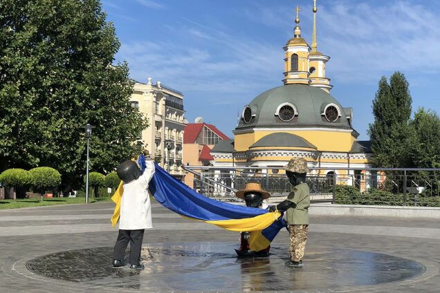 Малюків-засновників Києва одягли в 'знакове' вбрання до Дня Незалежності України. Фото 