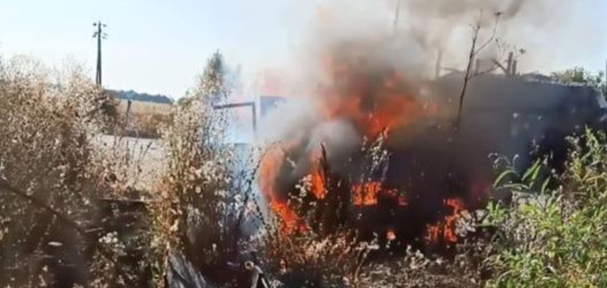 На Сумщині окупанти атакували дроном автомобіль цивільних: загинуло подружжя. Фото