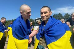 Як зустрічають звільнених полонених в Україні і Росії: вражаючу різницю показали на відео