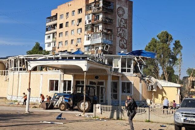 З'явилося відео зсередини готелю в Краматорську після удару російської ракети