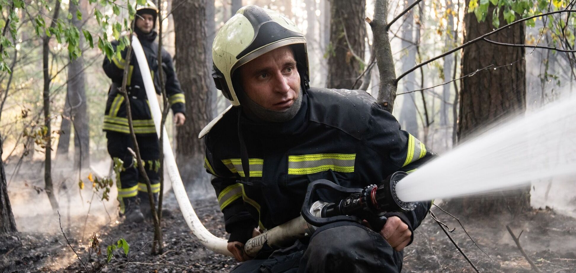 В Киеве прогремели взрывы: зафиксировано падение обломков, возникли пожары. Фото