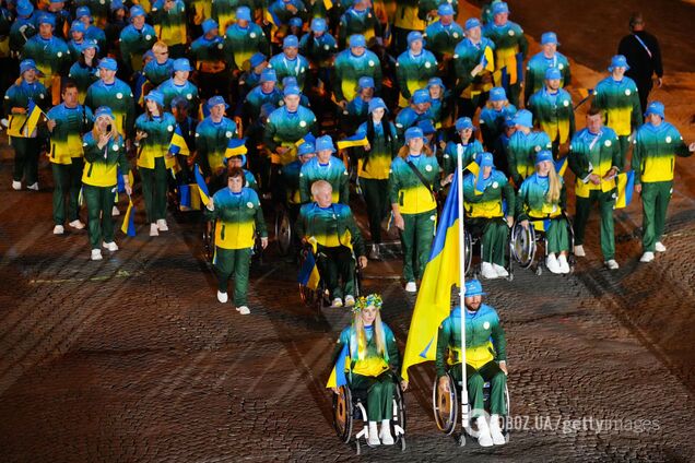 Париж влаштував стоячі овації збірній України на відкритті Паралімпіади-2024. Відео