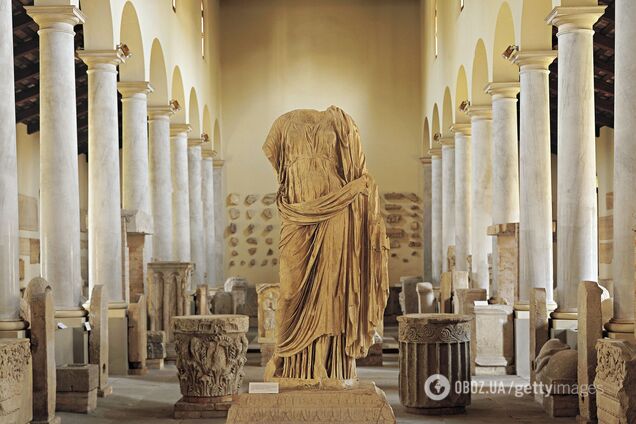 Чому так багато римських статуй без голови? Професорка все пояснила