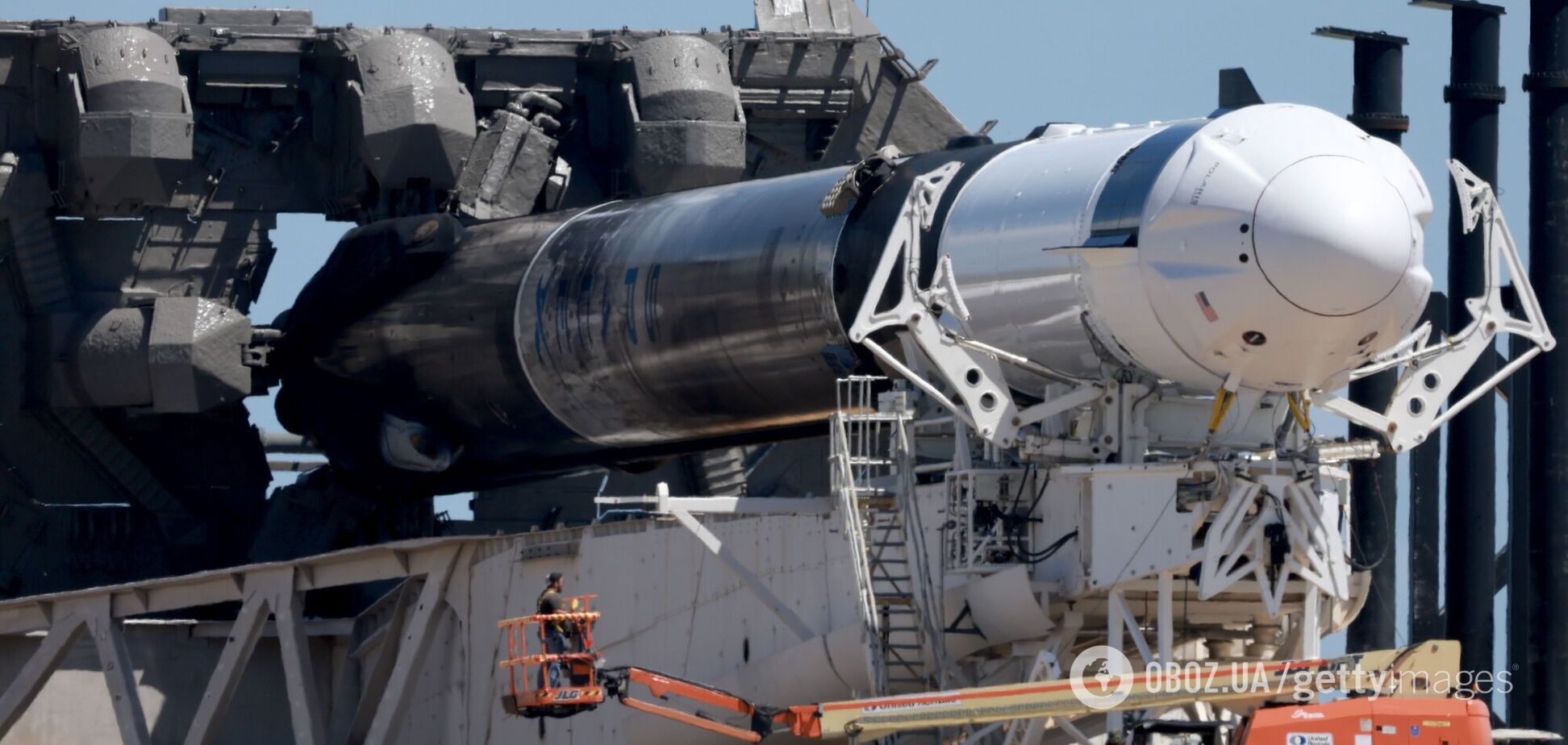 У SpaceX сталася перша за три роки аварія: прискорювач Falcon 9 вибухнув під час посадки. Відео