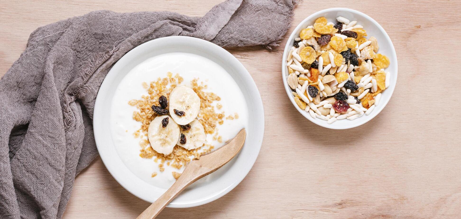 9 вкусных начинок для утренней овсянки: с чем сочетать полезную кашу